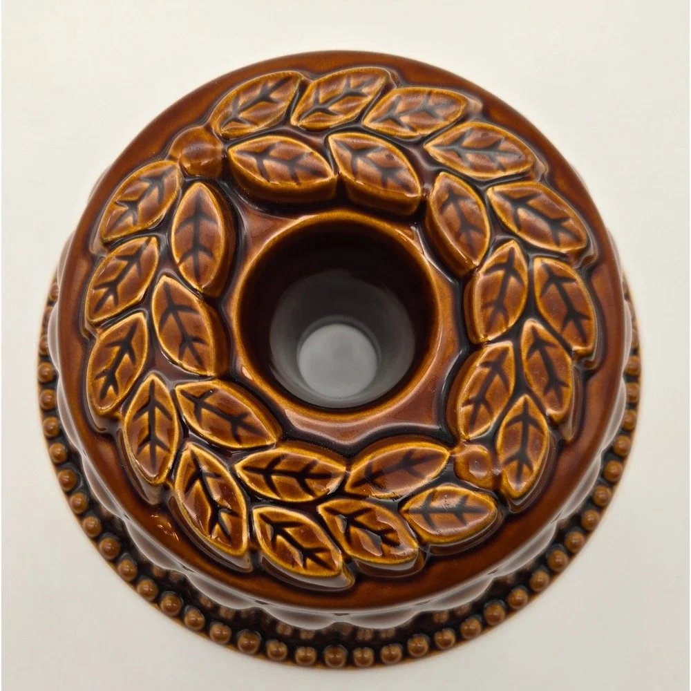 Vintage Brown Ceramic Bundt Cake Mold Pan Leaf Wreath Glazed Pottery Baking Dish